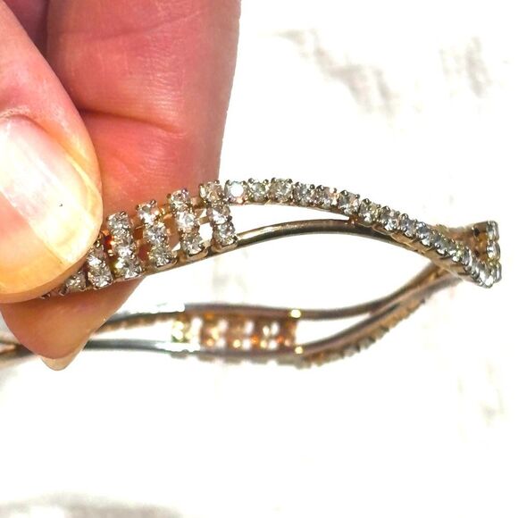 Pair of Gold Tone Bangle Bracelet Rhinestones Jeweled Shiny Sparkle Set of 2 - Picture 8 of 11